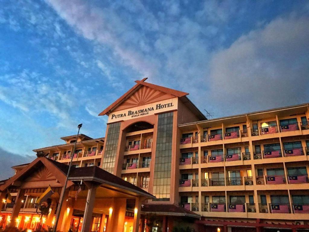 Putra Brasmana Hotel Kuala Perlis Exterior foto